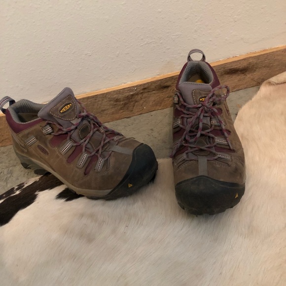 keen walking boots sale